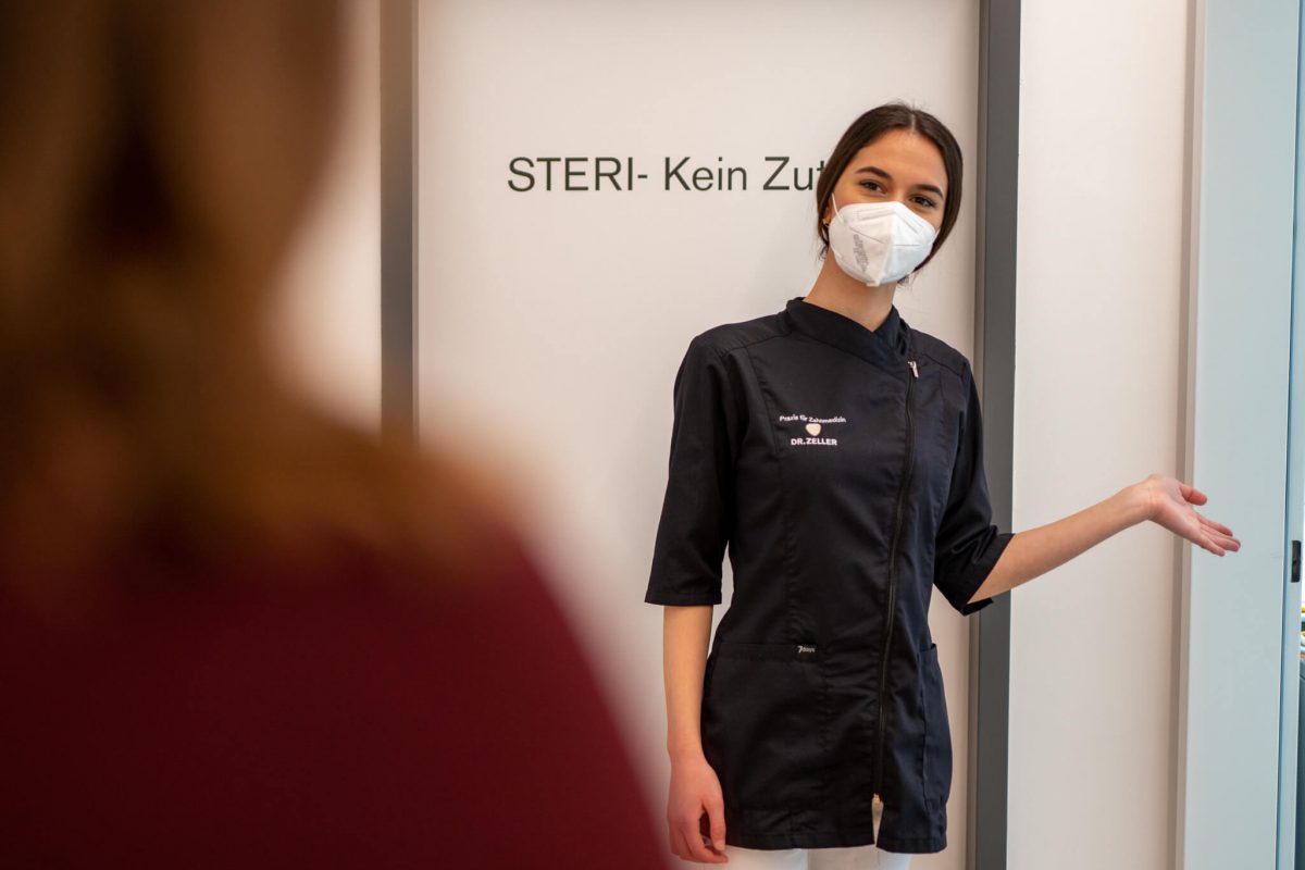bild-von-einer-mitarbeiterin-praxis-dr-zeller